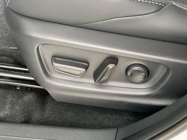 صورة مصغرة 13 لـ 2026 Toyota C-HR SE