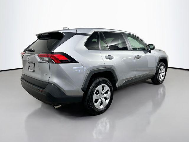 2025 Toyota RAV4 LE 照片 3