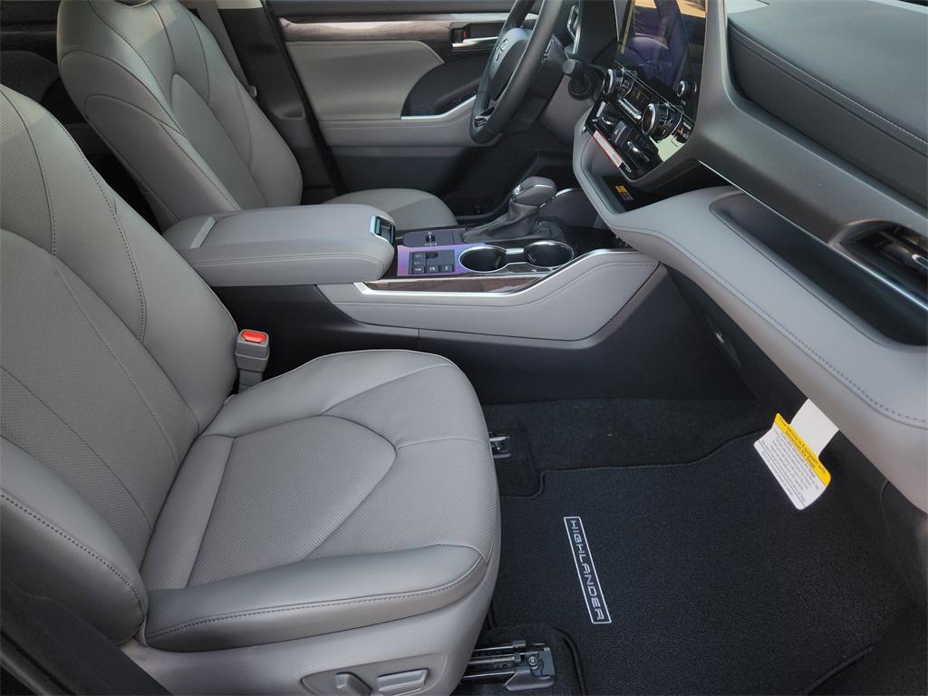 TOYOTA HIGHLANDER - 10