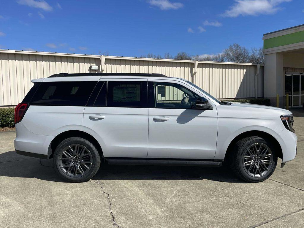 New 2026 Ford Expedition Platinum