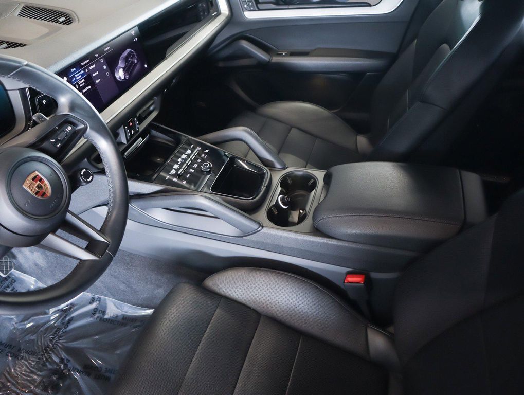 2024 Porsche CAYENNE — миниатюра 17