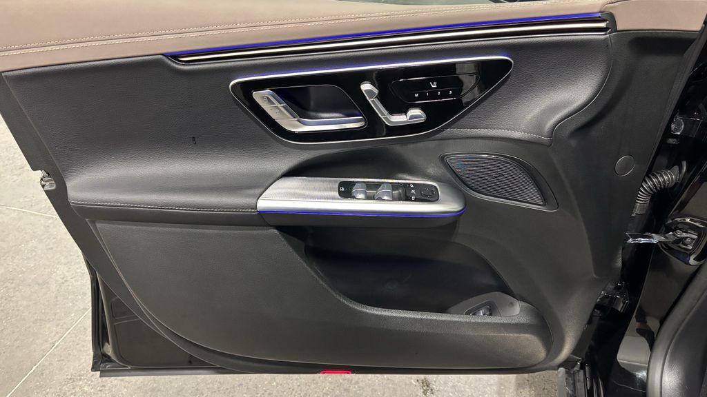 2026 Mercedes-BENZ EQE 缩略图 11