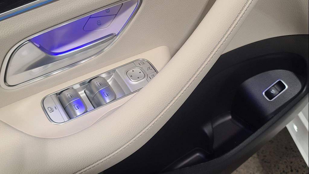 2026 Mercedes-BENZ GLE — миниатюра 13