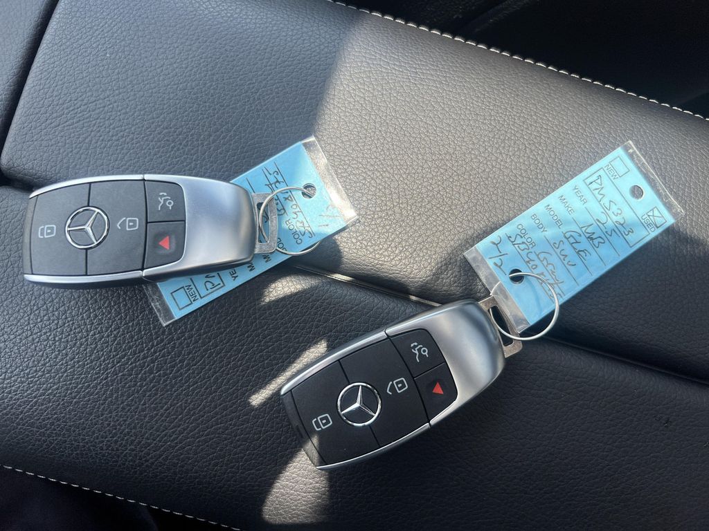 2025 Mercedes-BENZ GLE 缩略图 38