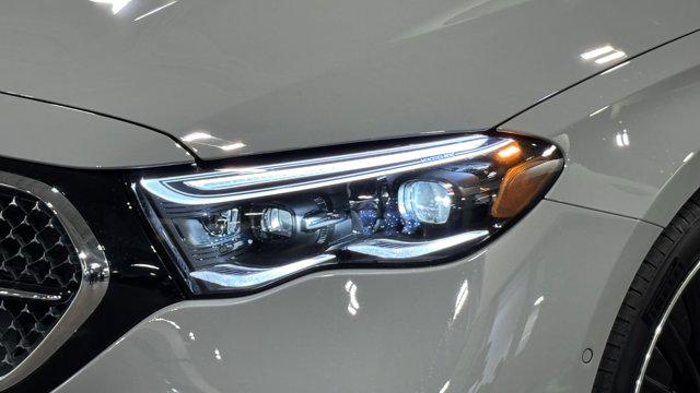 MERCEDES-BENZ E-CLASS - 8