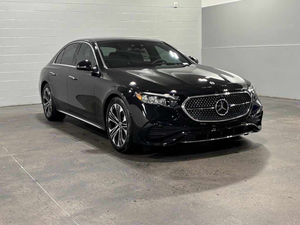 2026 Mercedes-BENZ E-CLASS photo 1