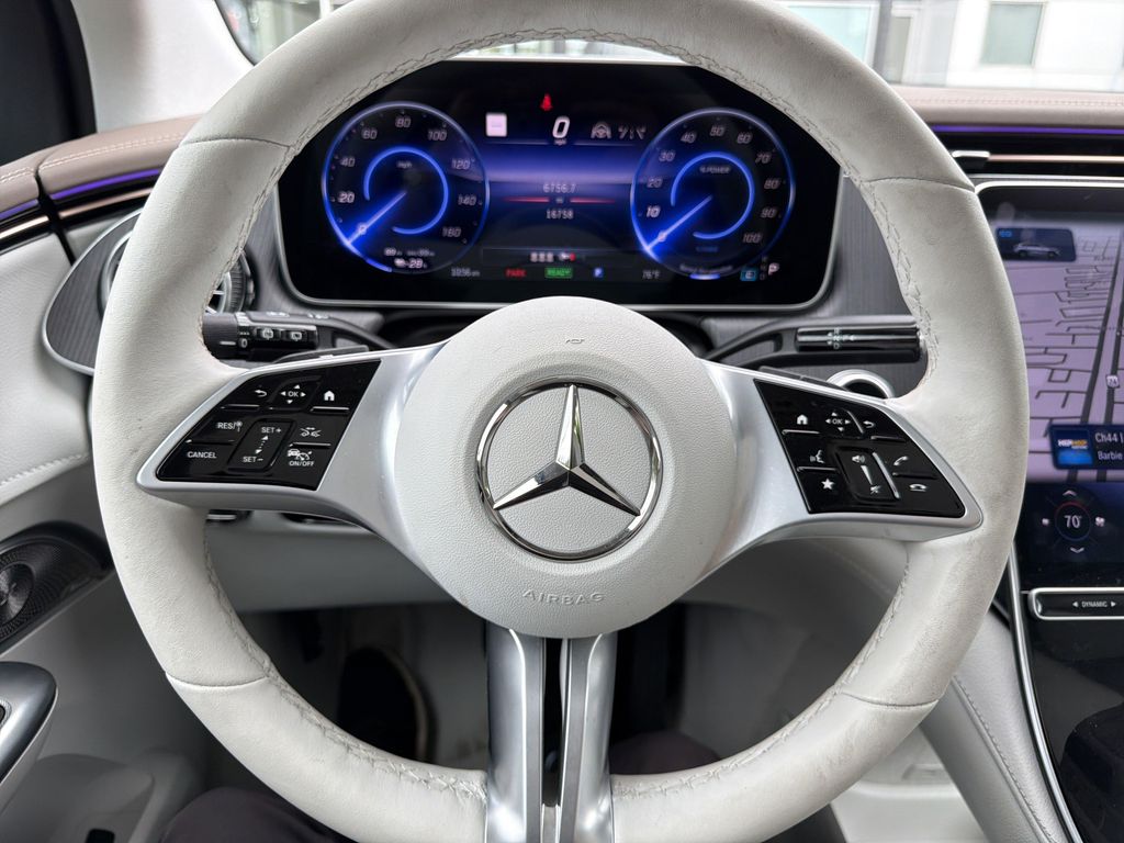 2025 Mercedes-BENZ EQE — миниатюра 18