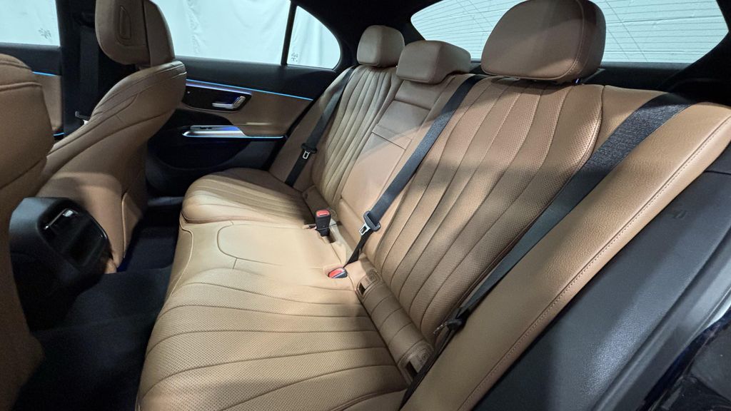صورة مصغرة 25 لـ 2026 Mercedes-BENZ E-CLASS