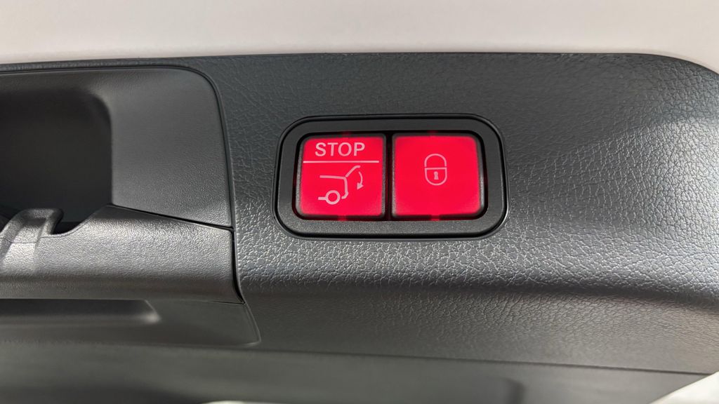2026 Mercedes-BENZ GLB 缩略图 28