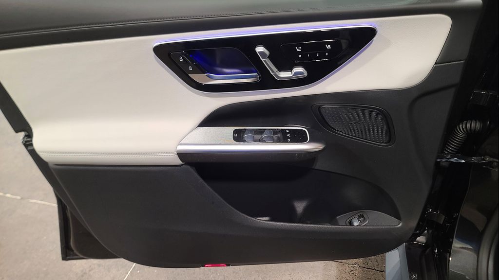 صورة مصغرة 11 لـ 2026 Mercedes-BENZ GLC