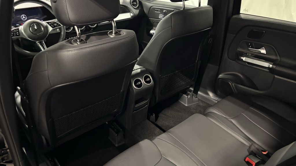 2026 Mercedes-BENZ GLB — миниатюра 26