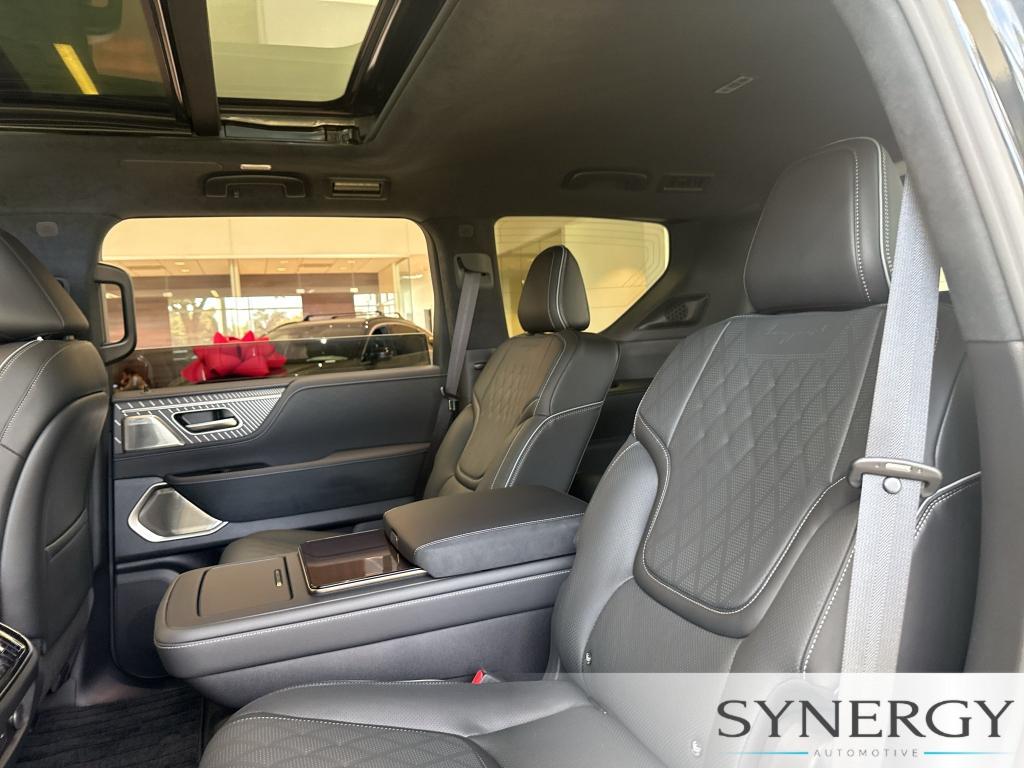 صورة مصغرة 31 لـ 2027 Infiniti QX80 AUT