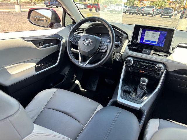 صورة 14 لـ 2025 Toyota RAV4 XLE PREMIUM