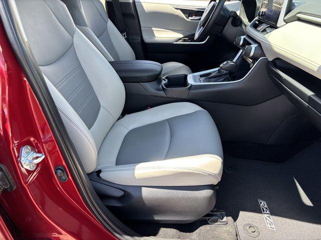 صورة 11 لـ 2025 Toyota RAV4 XLE PREMIUM