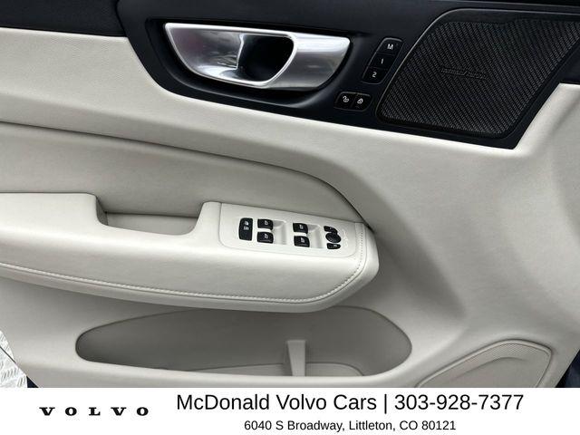 صورة 13 لـ 2024 Volvo XC60 RECHARGE PLUG-IN HYBRID T8 PLUS DARK THEME