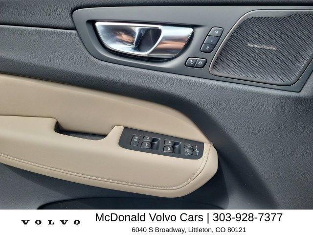 2026 Volvo XC60 PLUG-IN HYBRID T8 PLUS — фото 10