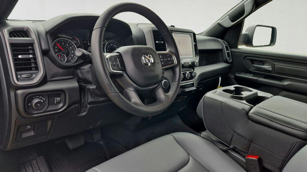 صورة 10 لـ 2026 RAM 1500 TRADESMAN