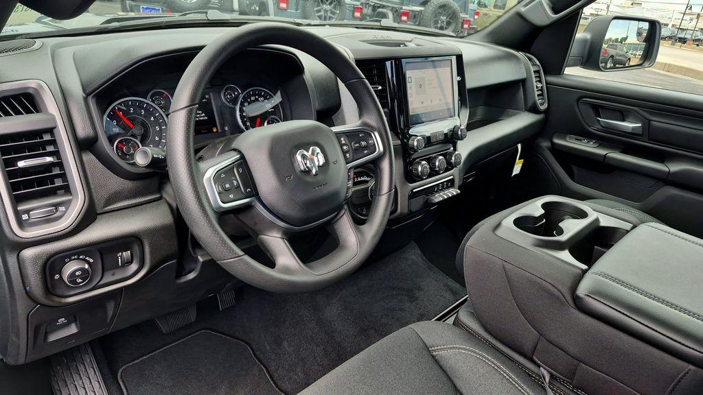 صورة 9 لـ 2026 RAM 1500 EXPRESS