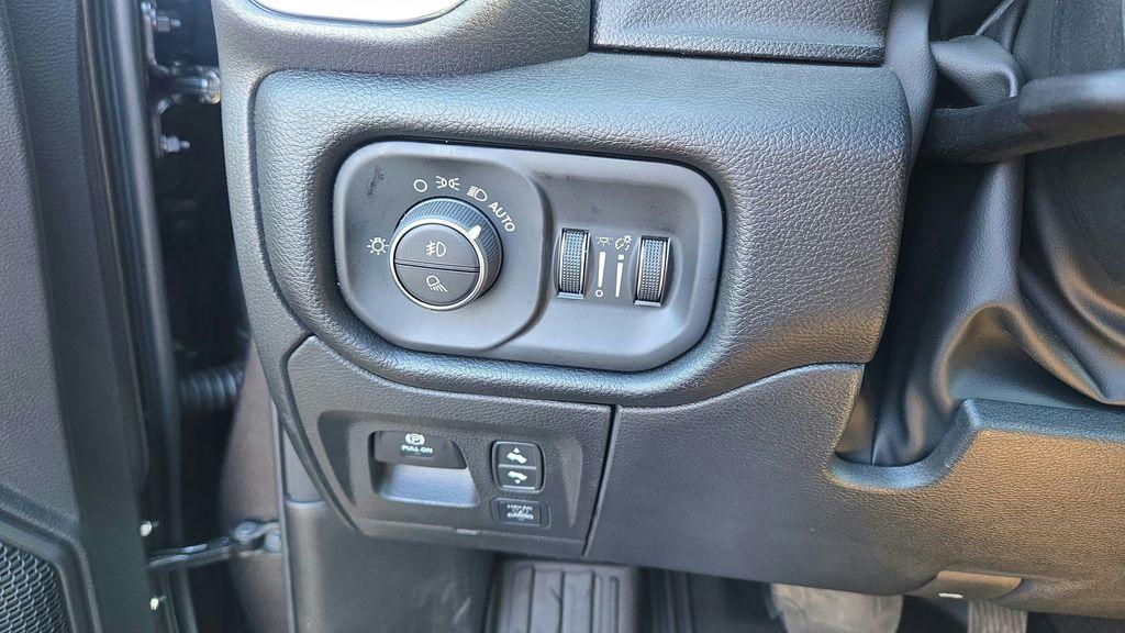 2026 RAM 1500 BIG HORN/LONE STAR thumbnail 18