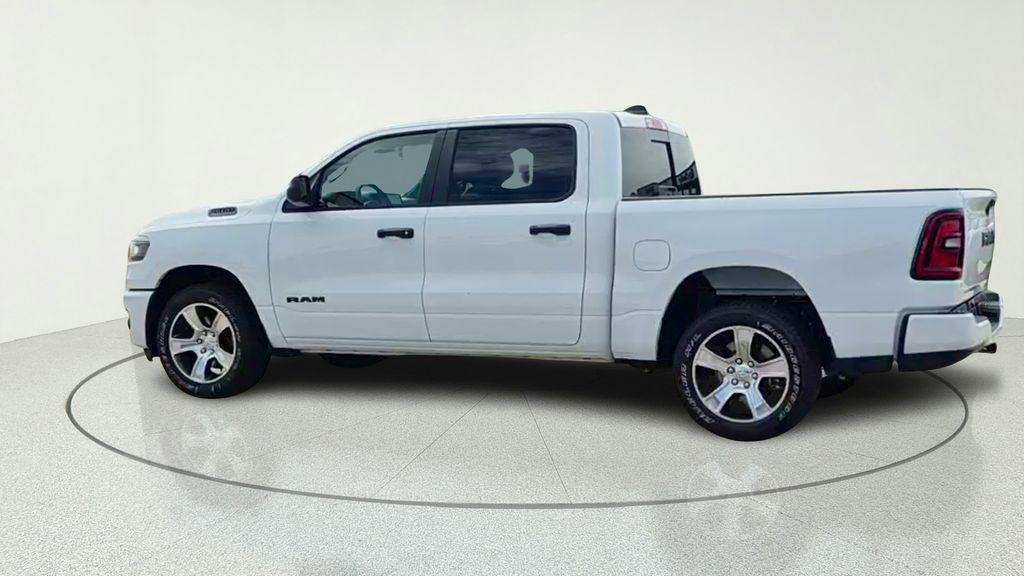 صورة 5 لـ 2026 RAM 1500 EXPRESS