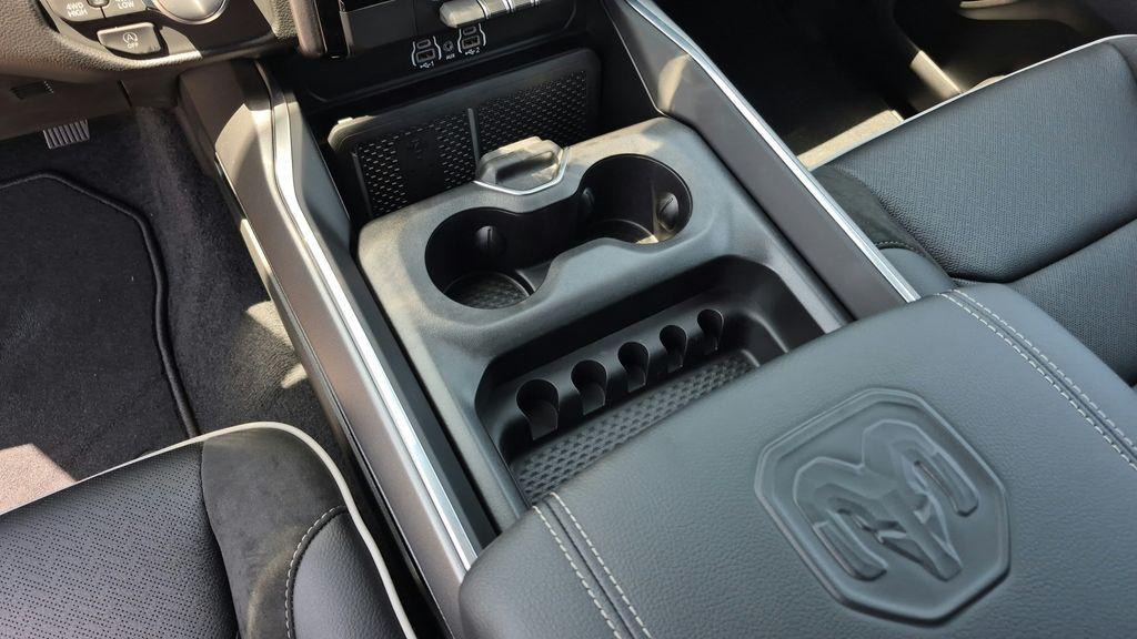 صورة مصغرة 23 لـ 2026 RAM 1500 LARAMIE