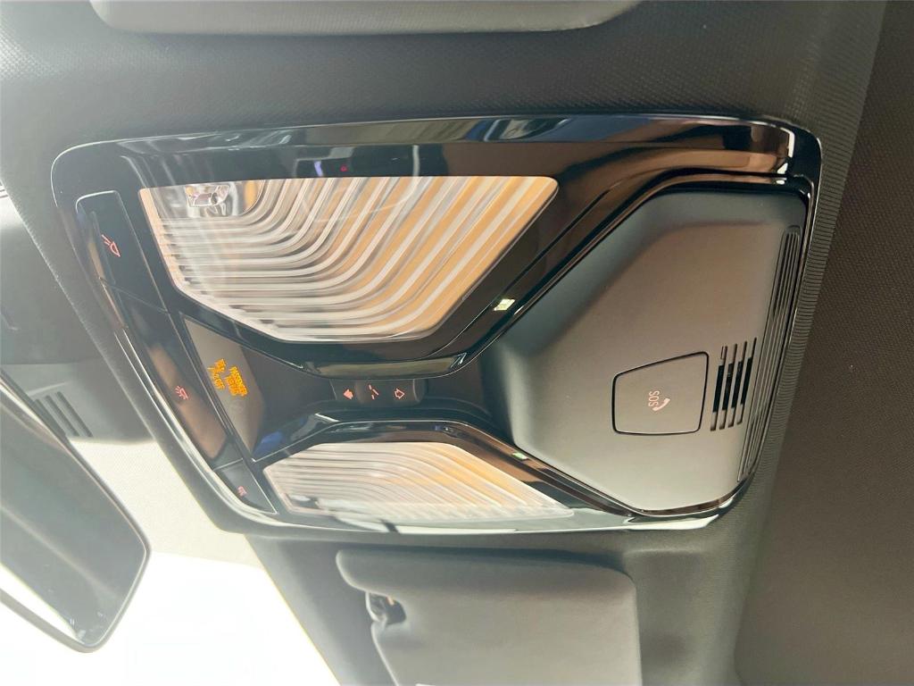 صورة مصغرة 12 لـ 2024 BMW 330 I XDRIVE