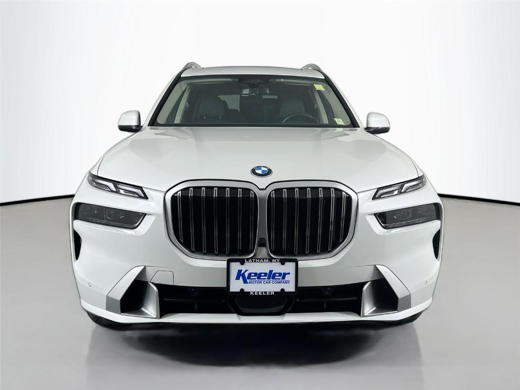 صورة 9 لـ 2025 BMW X7 XDRIVE40I