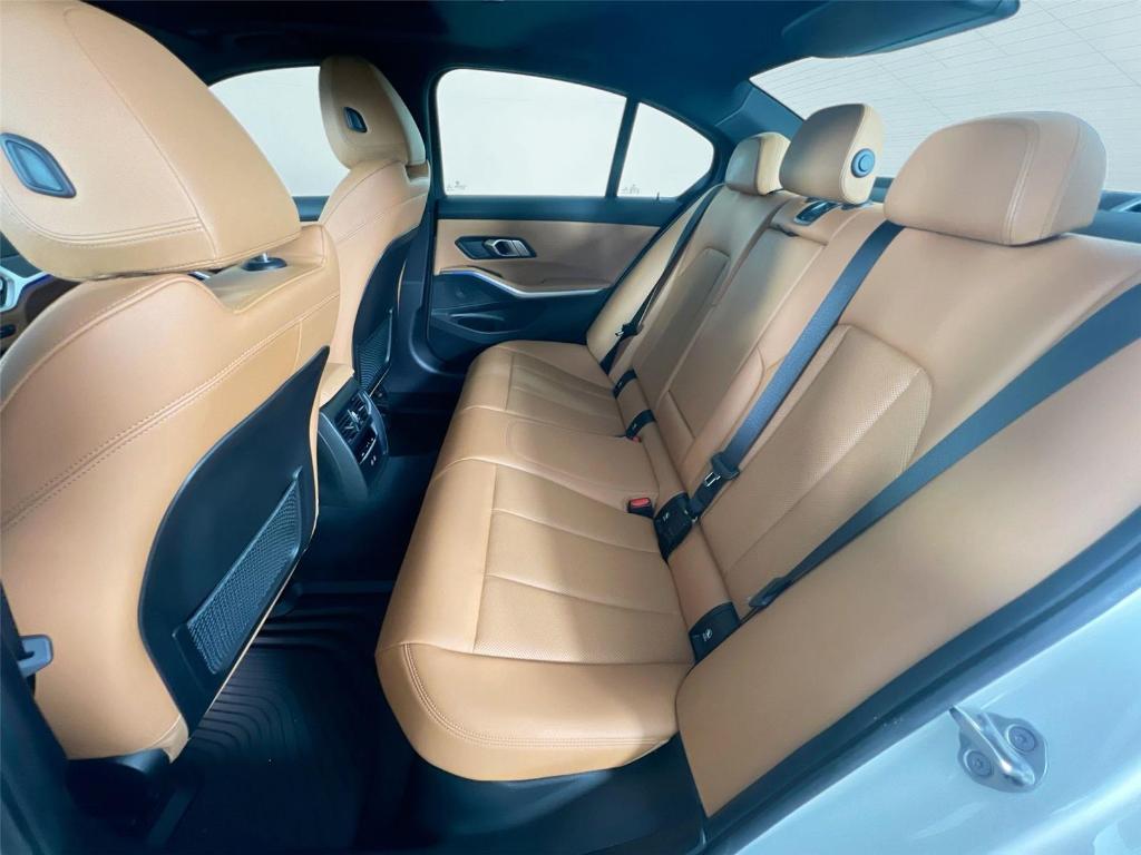صورة 24 لـ 2022 BMW 330 I XDRIVE