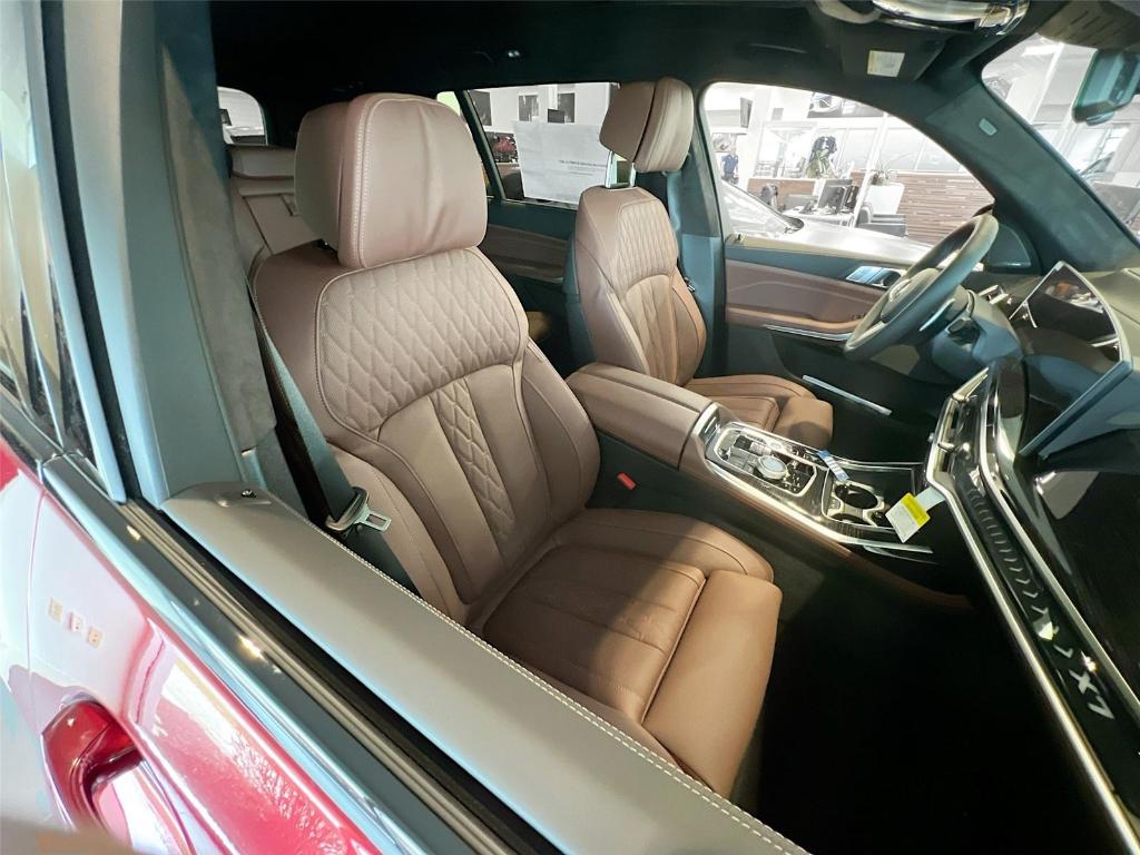 صورة 9 لـ 2026 BMW X7 XDRIVE40I