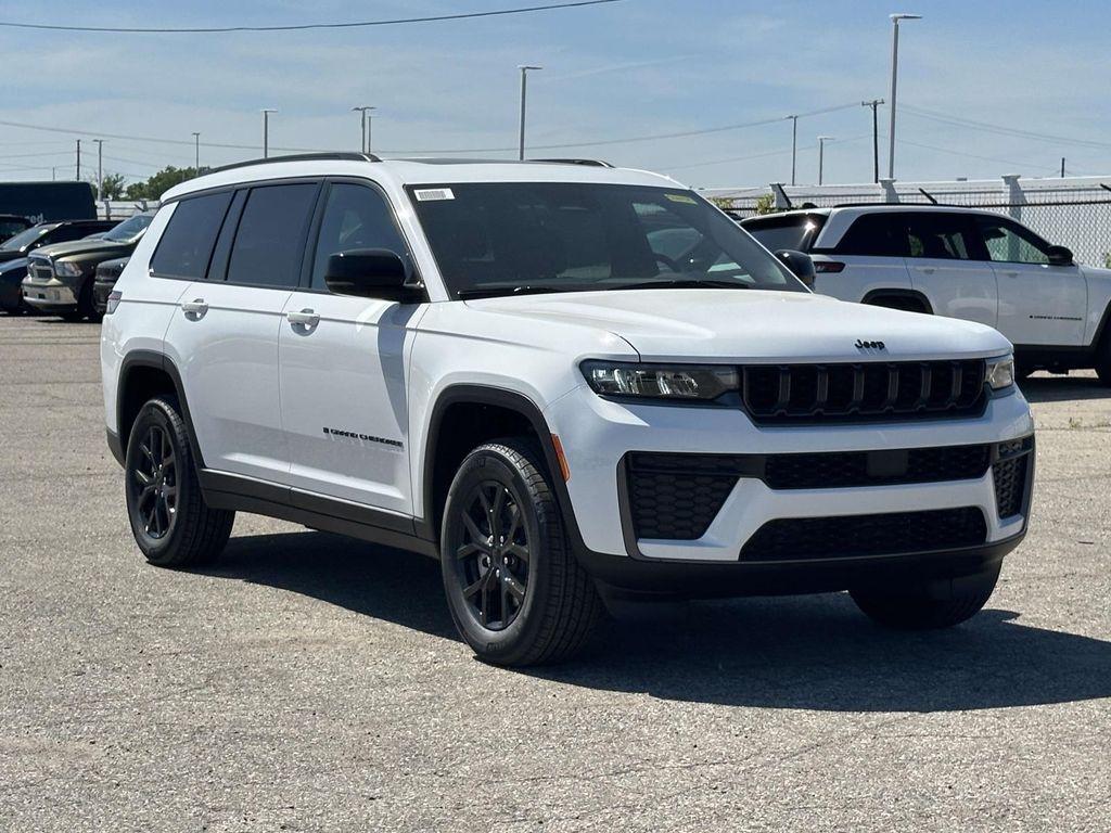 New 2026 Jeep Grand Cherokee L Laredo