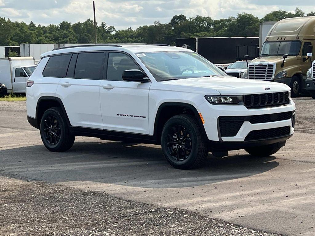 New 2026 Jeep Grand Cherokee L Laredo