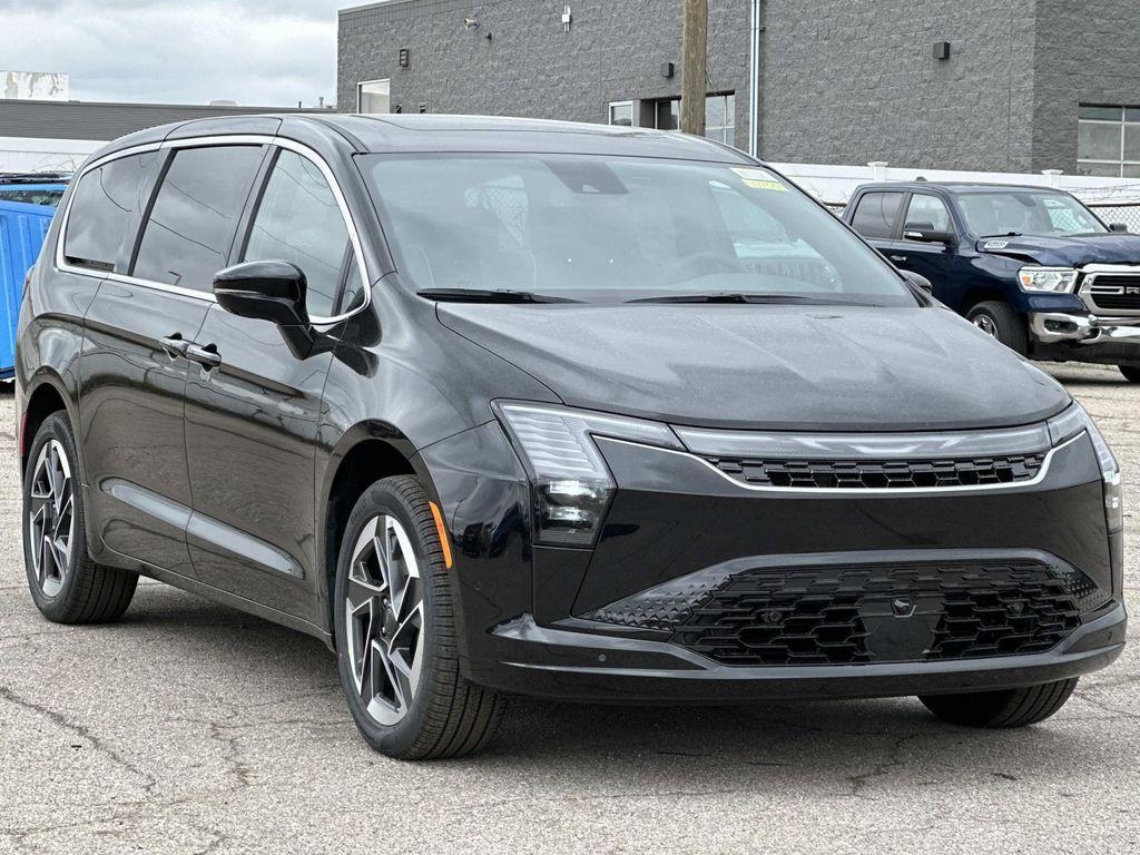 New 2027 Chrysler Pacifica LIMITED