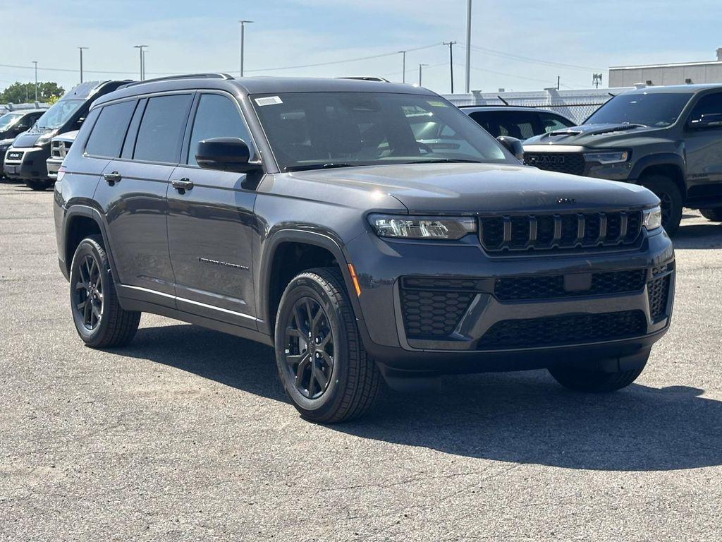 New 2026 Jeep Grand Cherokee L Laredo