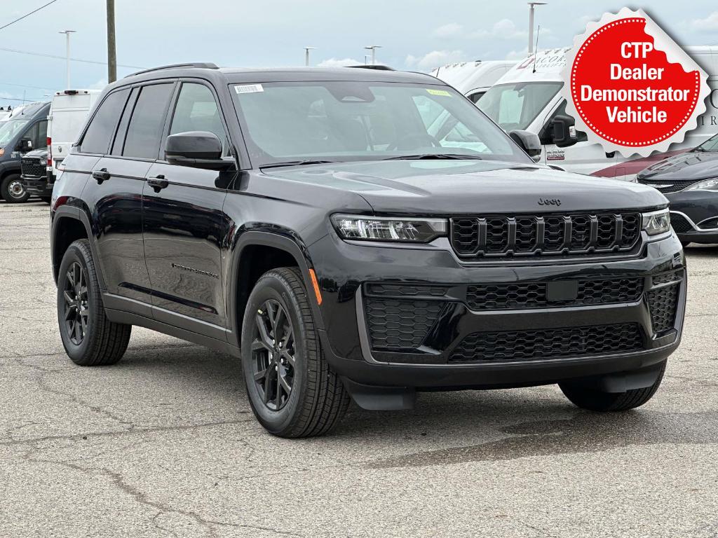 New 2026 Jeep Grand Cherokee Laredo