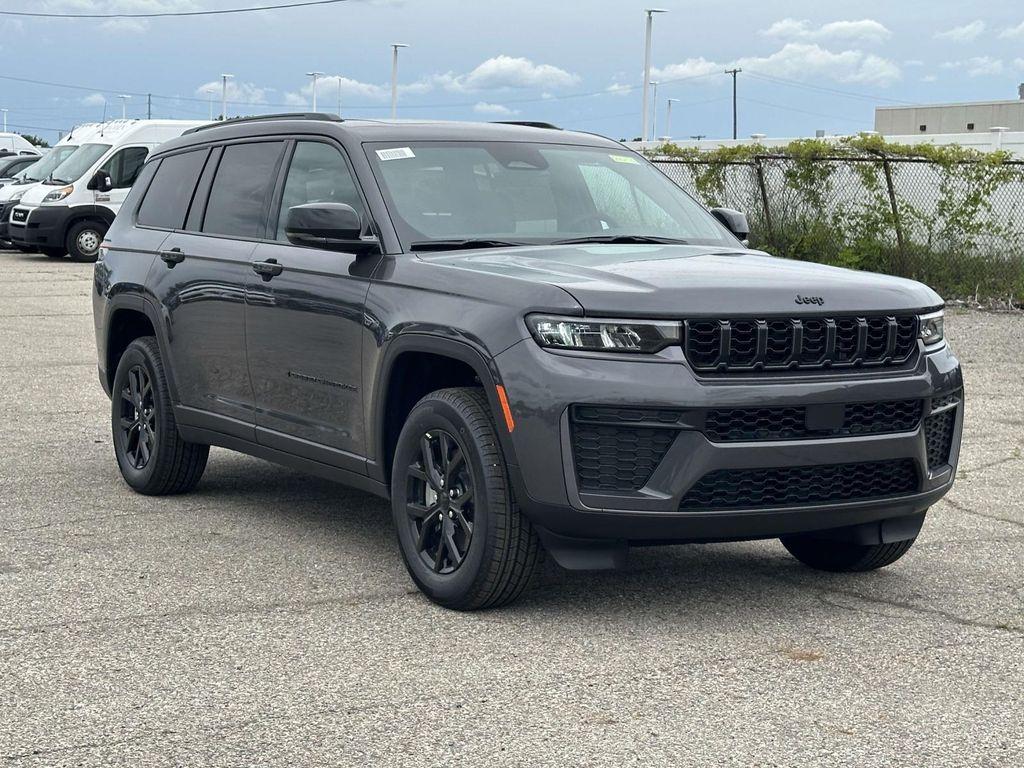 New 2026 Jeep Grand Cherokee L Laredo