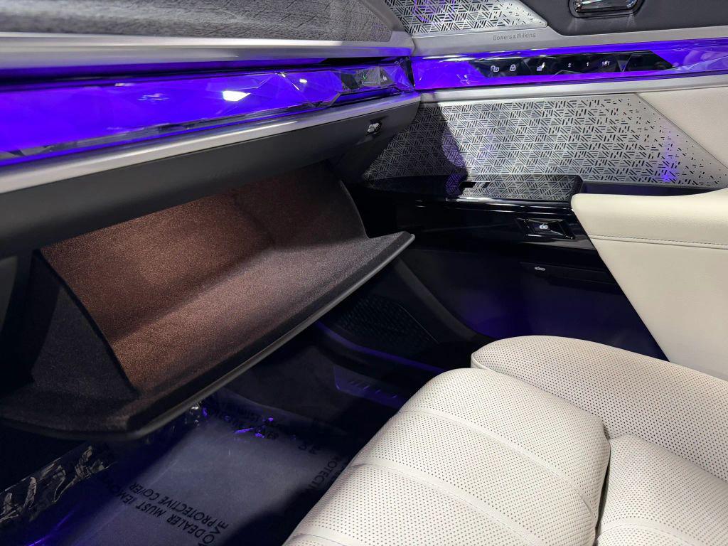 2024 BMW 760 XDRIVE — миниатюра 29