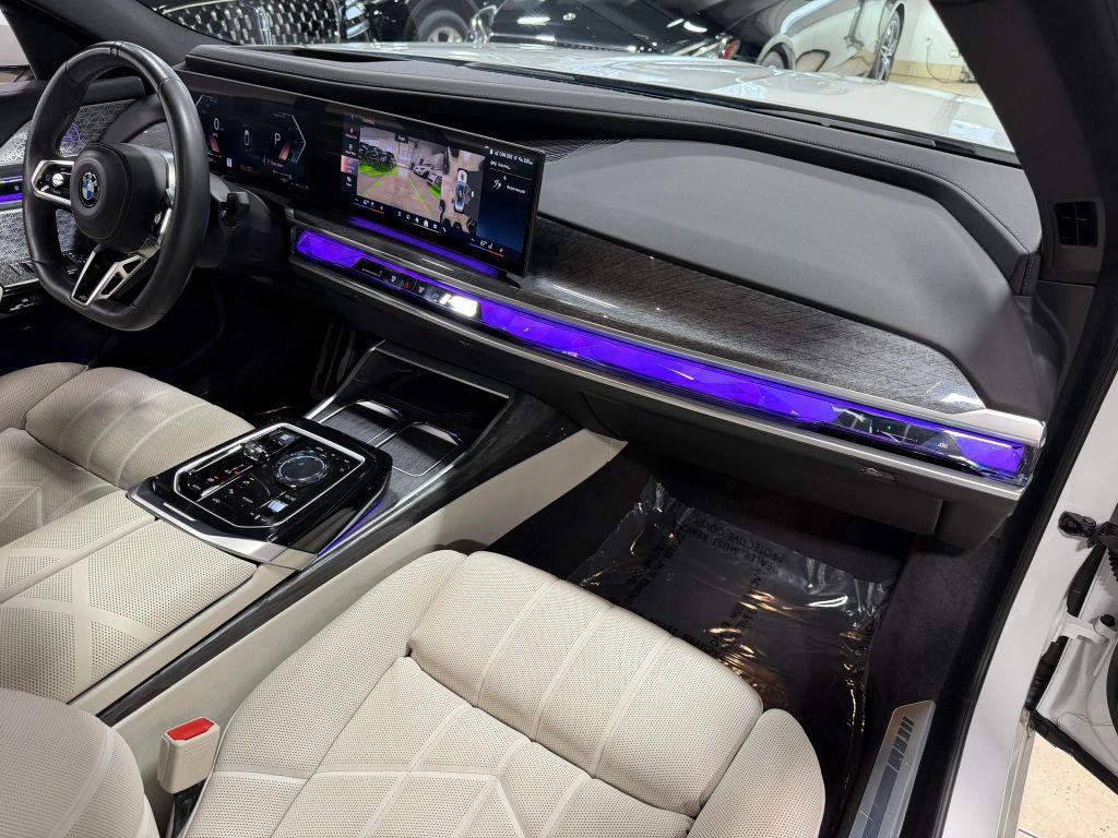 2024 BMW 760 XDRIVE — миниатюра 13