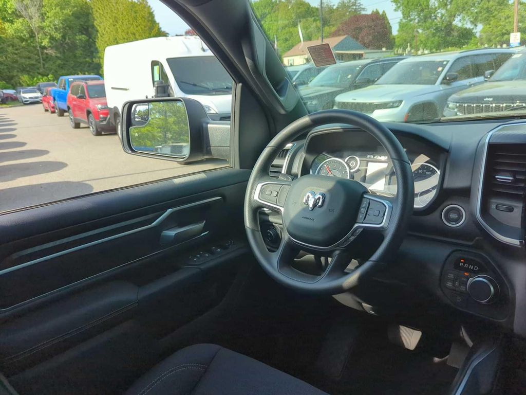 2026 RAM 1500 BIG HORN/LONE STAR — миниатюра 31