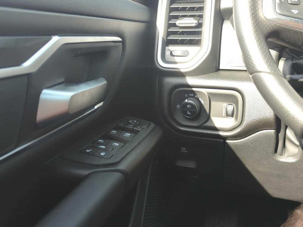 2026 RAM 1500 BIG HORN/LONE STAR — миниатюра 21