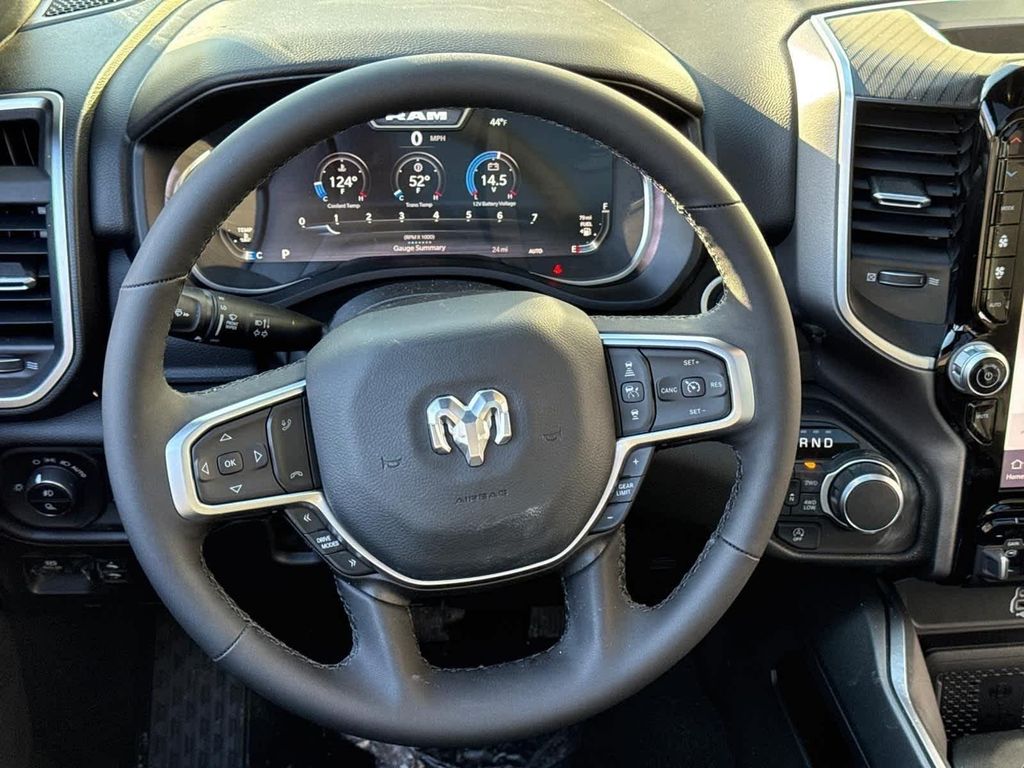 2026 RAM 1500 BIG HORN/LONE STAR — миниатюра 17