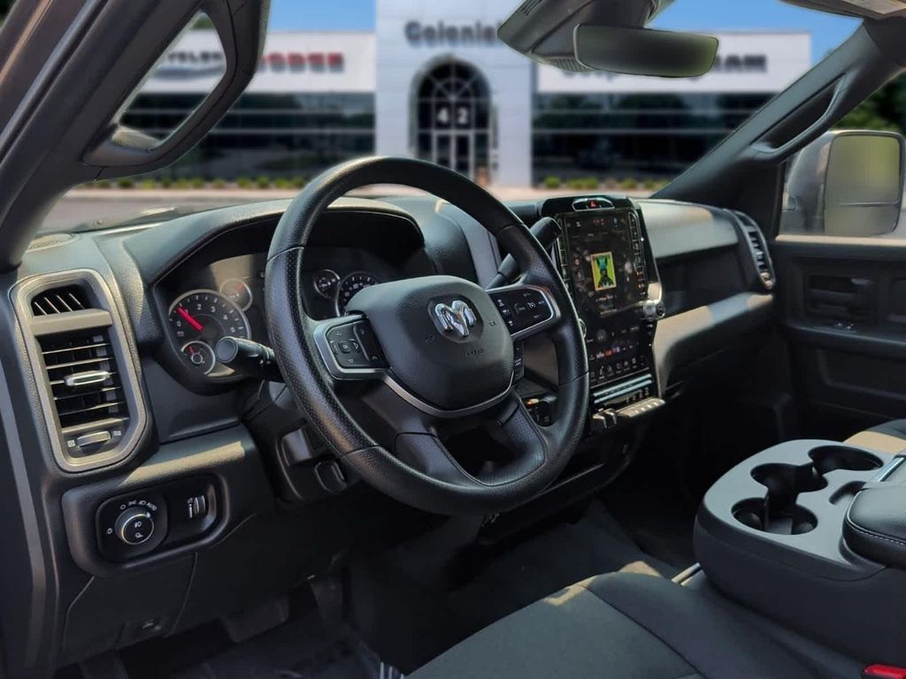 صورة مصغرة 13 لـ 2025 RAM 2500 TRADESMAN CREW CAB 4X4 6'4' BOX