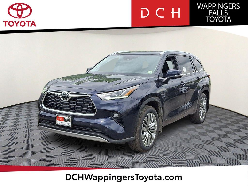 New 2026 Toyota Highlander Hybrid Platinum