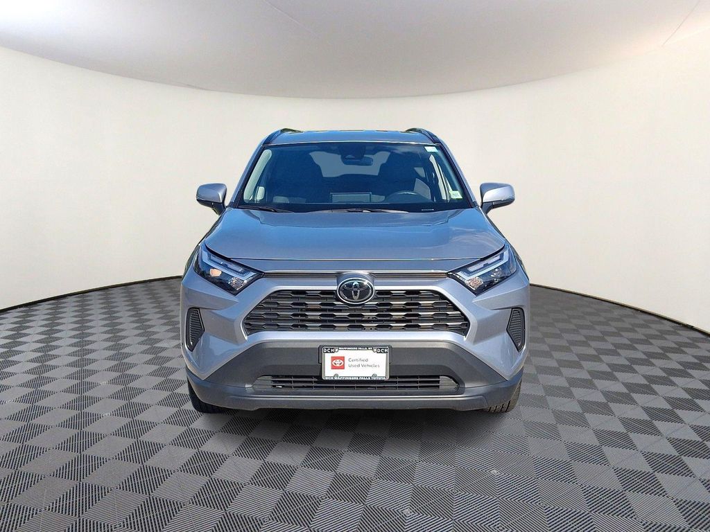 صورة 3 لـ 2025 Toyota RAV4 XLE