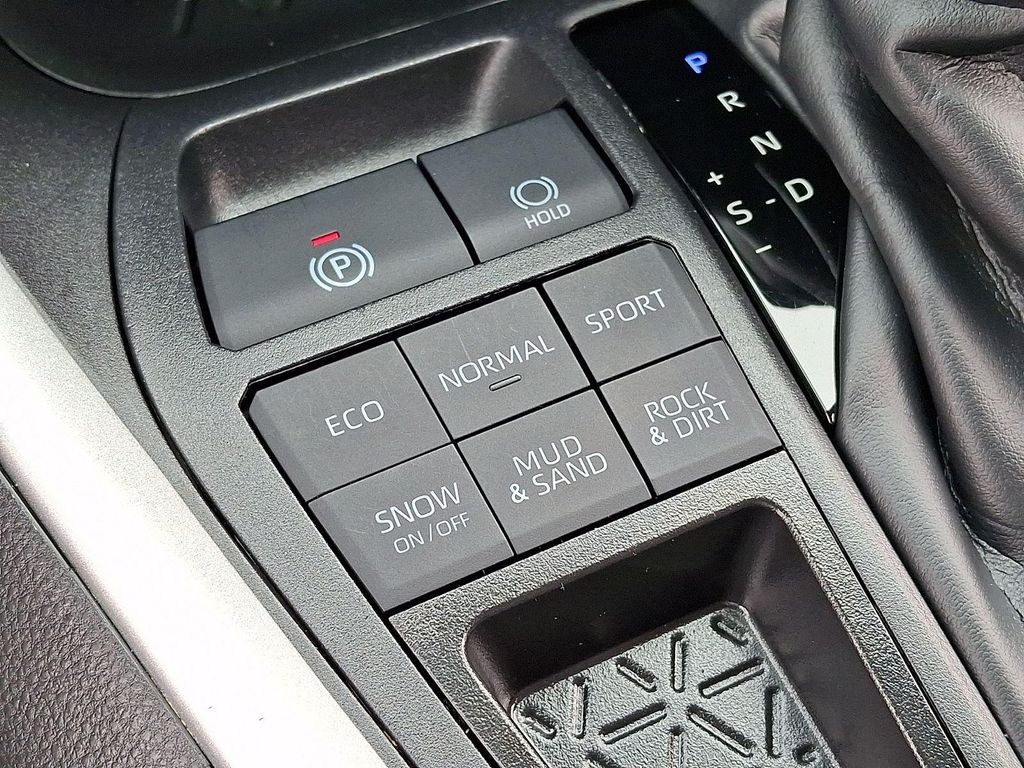 صورة مصغرة 28 لـ 2025 Toyota RAV4 LE