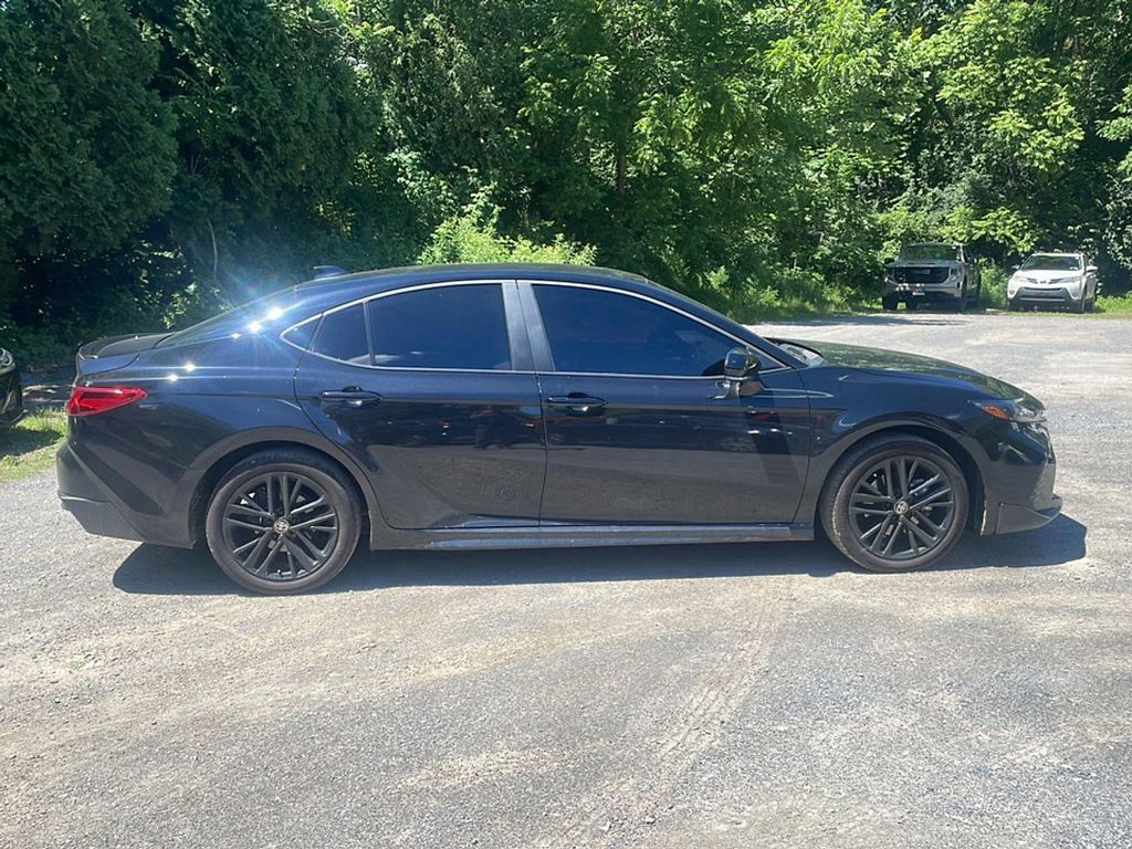 2025 Toyota CAMRY SE 照片 10
