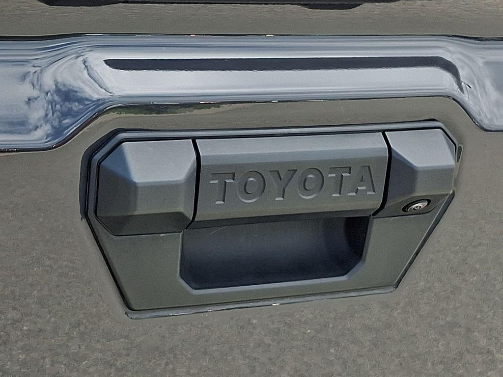 2025 Toyota TACOMA SR5 — миниатюра 29