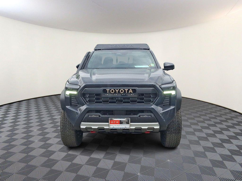 2026 Toyota TACOMA HYBRID TRAILHUNTER photo 2