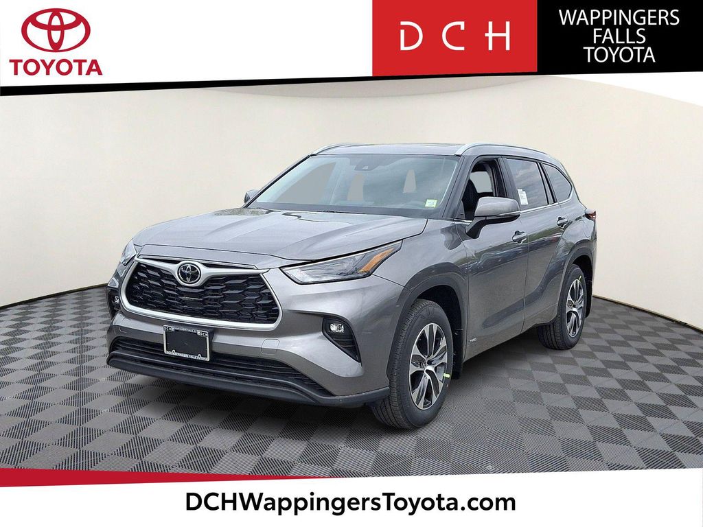 New 2026 Toyota Highlander Hybrid XLE