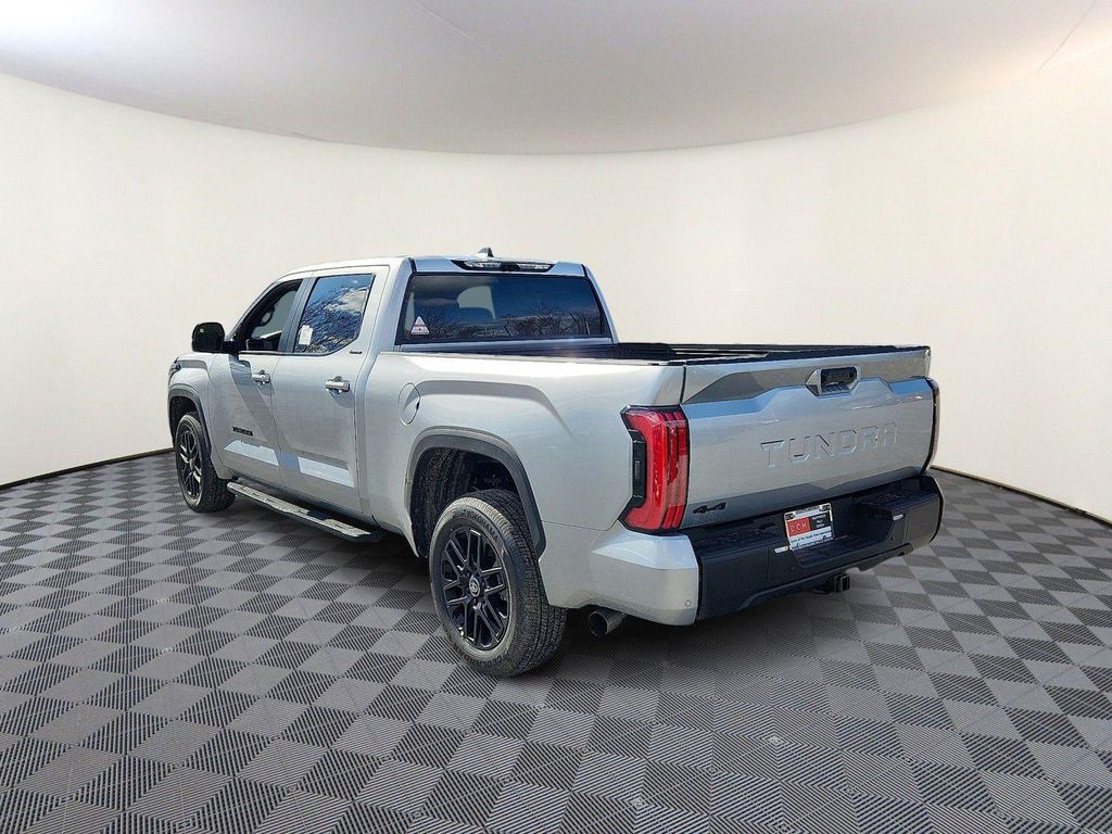 TOYOTA TUNDRA - 6
