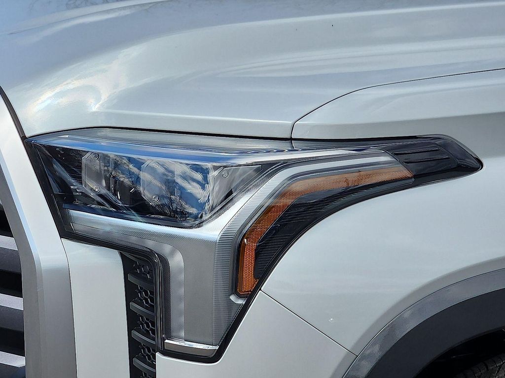 TOYOTA TUNDRA - 9